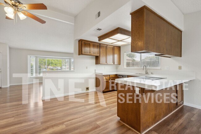 Building Photo - Beautiful Home with Open Floor Plan!