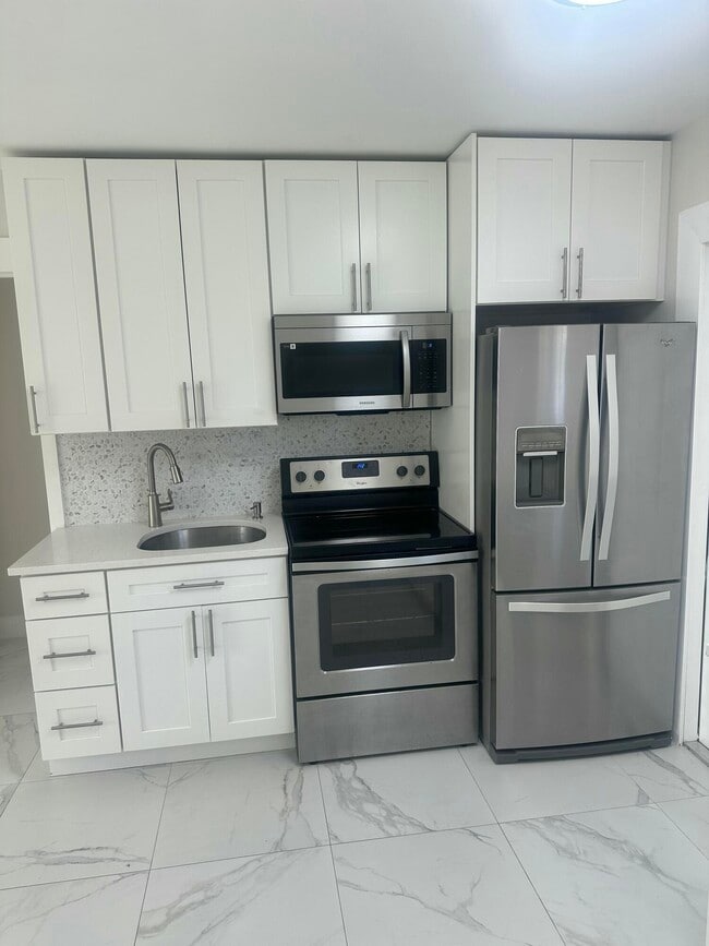 Foto del edificio - 1227 NW 6th Ave