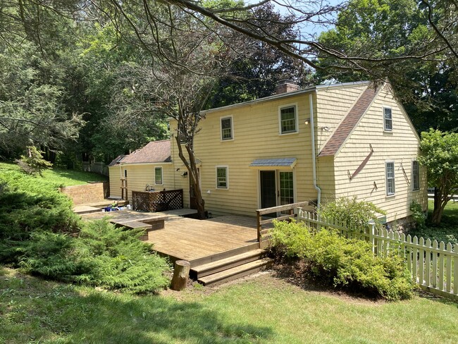 Building Photo - 70 Averill Rd