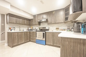 Building Photo - 5622 Lucy Dr