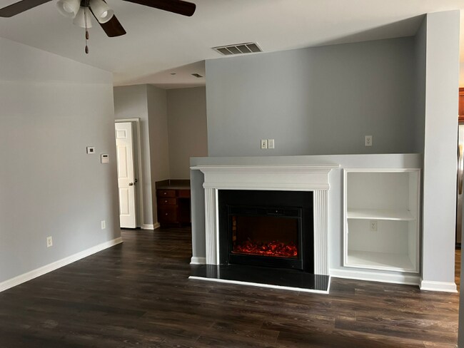 Foto del edificio - 957 Pierce Ivy Ct NE