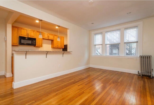 Building Photo - 136 Highland Ave