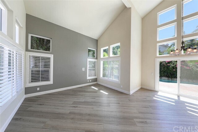 Foto del edificio - 446 S Laureltree Dr