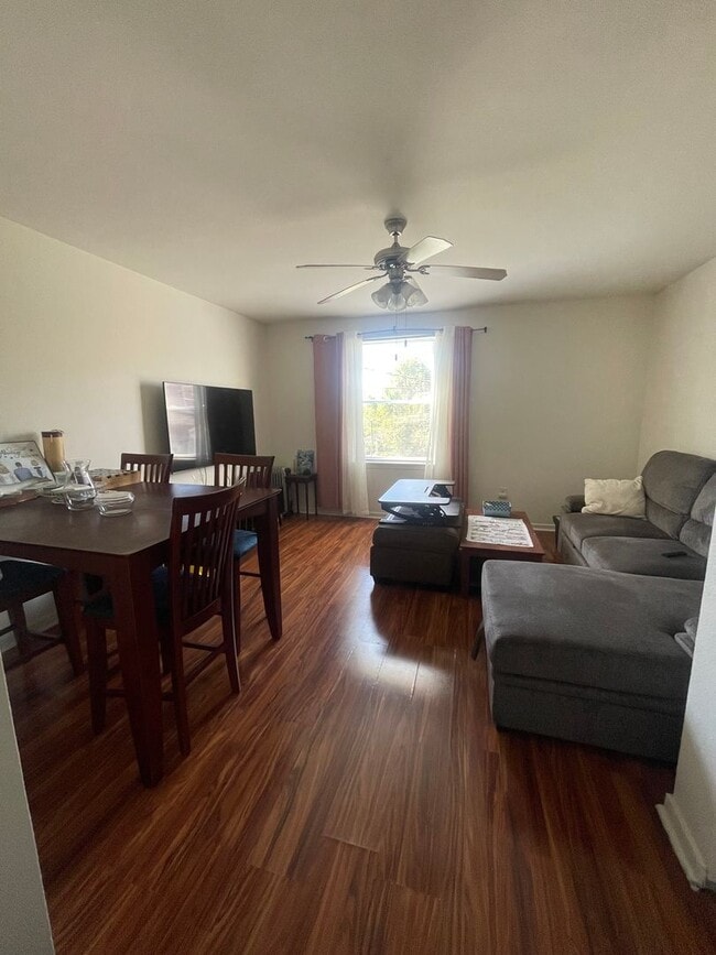 Photo - 3510 E Richmond Rd Townhome