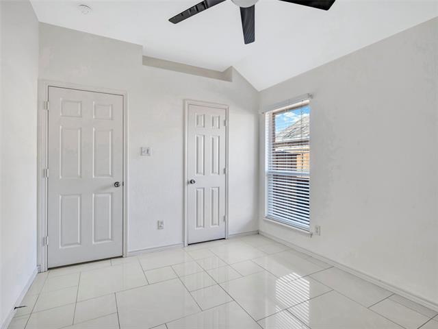 Building Photo - 5162 Golfside Dr
