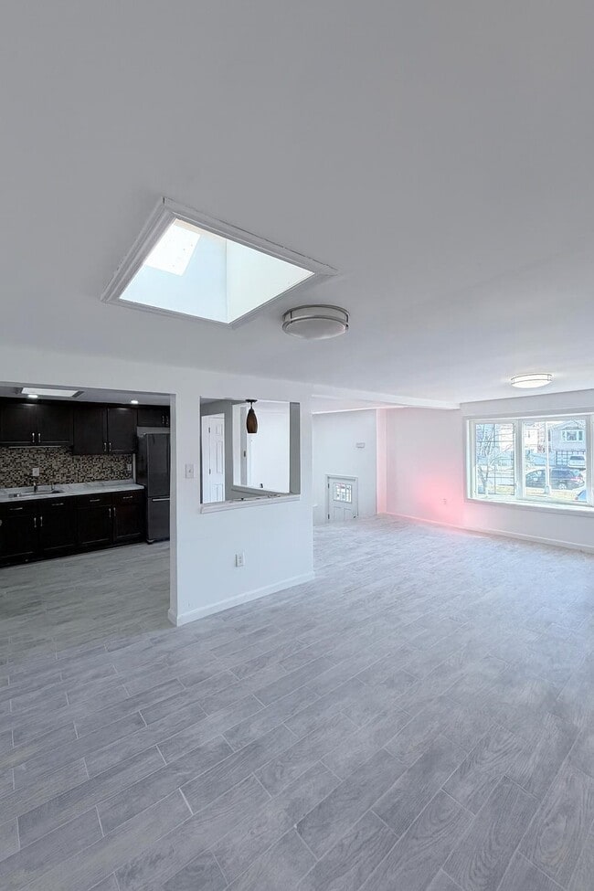 Building Photo - 5 Chopin Ct