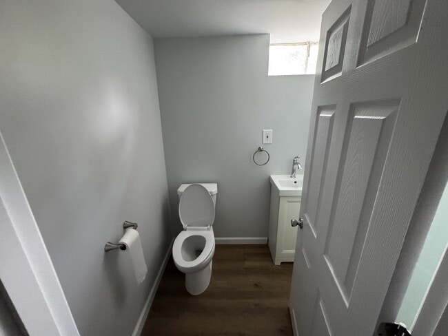 Building Photo - 2737 Broadmoor Dr