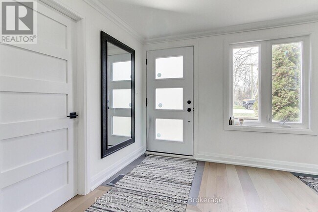 Photo du bâtiment - 127 Woodfield Dr