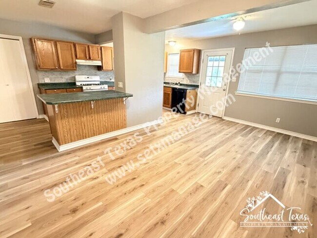 Foto del edificio - 1441 Bassett St