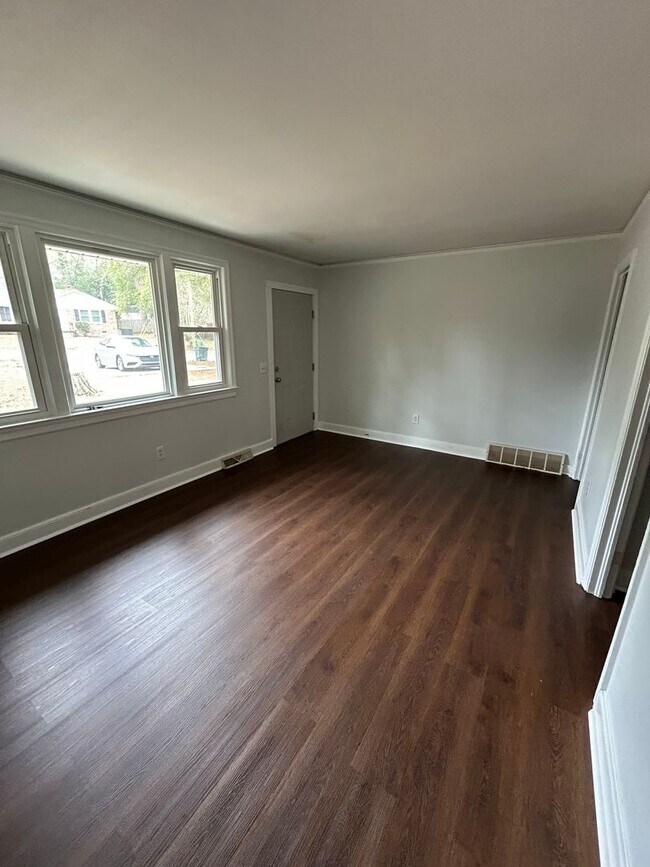 Foto del edificio - 2628 Parkwood Dr