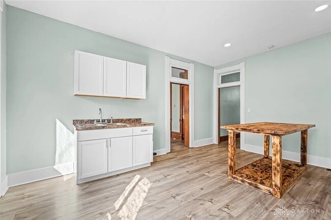 Building Photo - 414 N Maple St