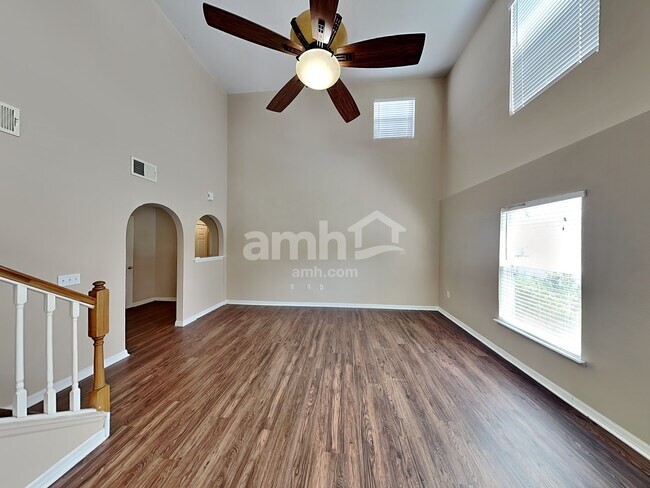 Foto del edificio - 13629 Silver Charm Ct