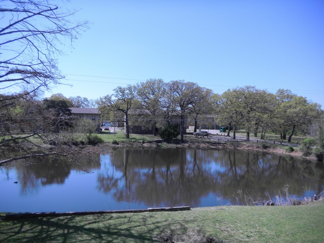 Small Lake - Pine Lake Apartments