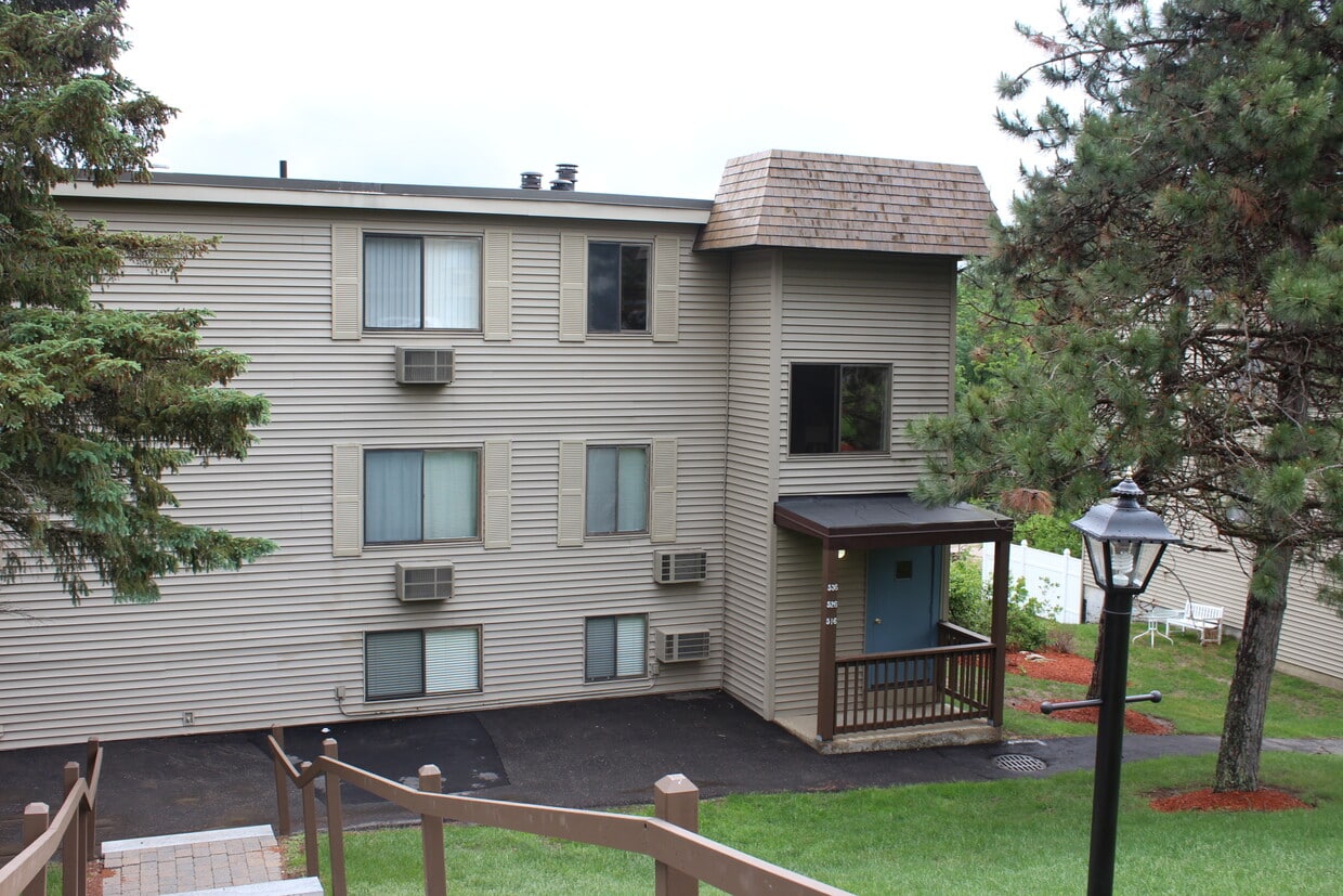 Primary Photo - 75 Treetop Cir