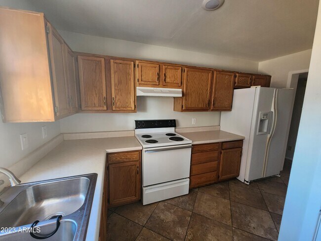Building Photo - 4108 N 105th Dr