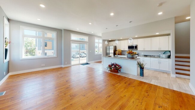 Photo - 8BR Townhome in Fort Sanders | Rooftop Dec...