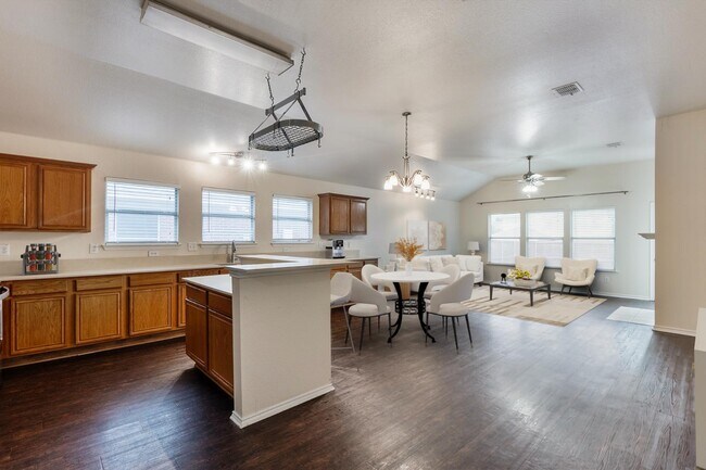 Foto del edificio - 2807 Lakefield Dr