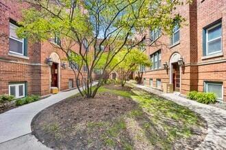 Building Photo - 2026 N Burling St
