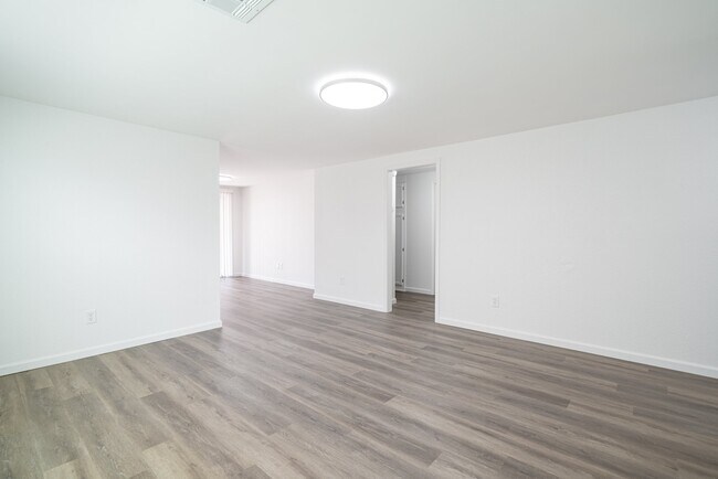 Foto del edificio - 8515 Wakefield Dr