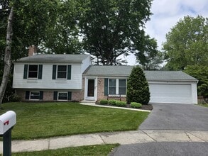 Building Photo - 7 Countryside Ct