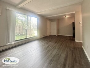 Building Photo - 7172 72nd Ln N