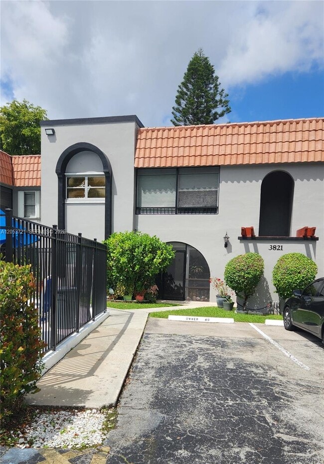 Foto del edificio - 3811 NW 84th Ave