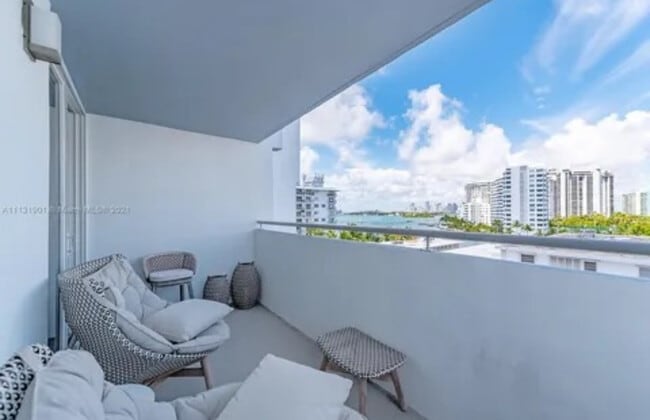 Foto del edificio - 1658 Bay Rd
