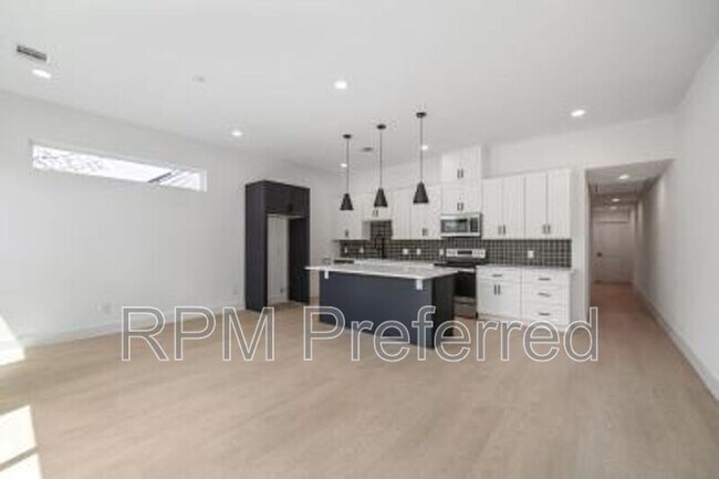 Foto del edificio - 4414 Elmwood St
