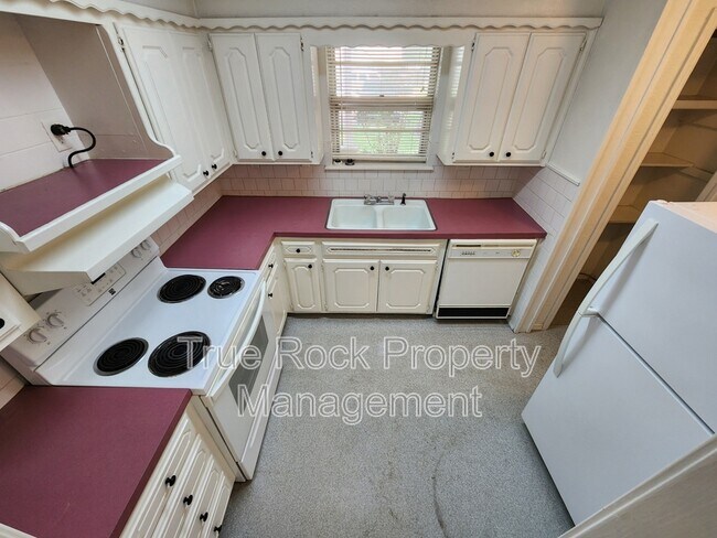 Foto del edificio - 223 E 17th St