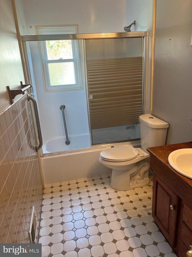 Foto del edificio - 11 Sherbrooke Rd