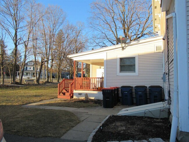 Building Photo - 26 Wing Ave