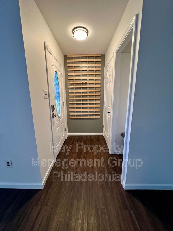 Building Photo - 131 Ascot Ct