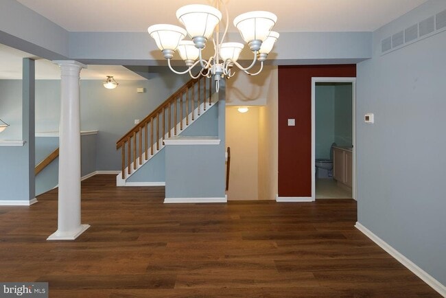 Building Photo - 3604 N Carriage Ct