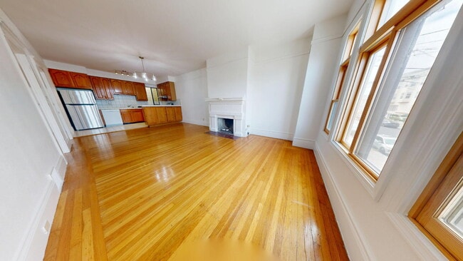 Building Photo - Outer Richmond | Spacious 3BR/2BA Flat