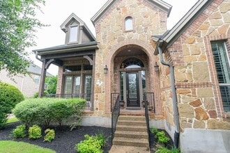 Building Photo - 10500 Avery Club Dr