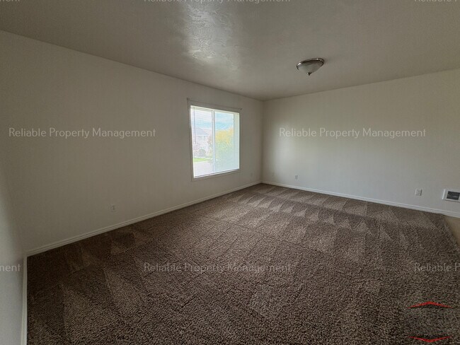 Foto del edificio - 3124 E Chasewood Dr