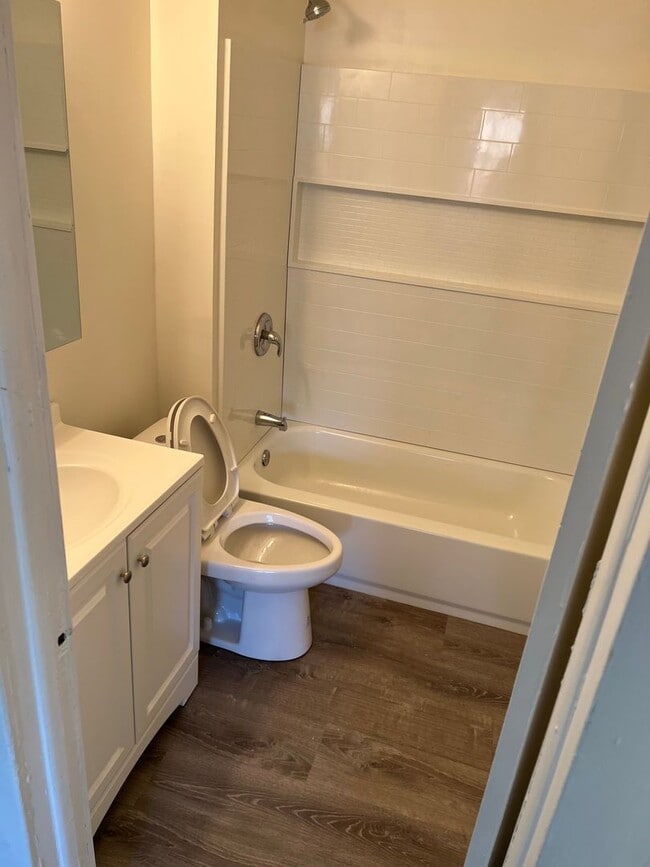 Building Photo - 1174-1176 W 8th St