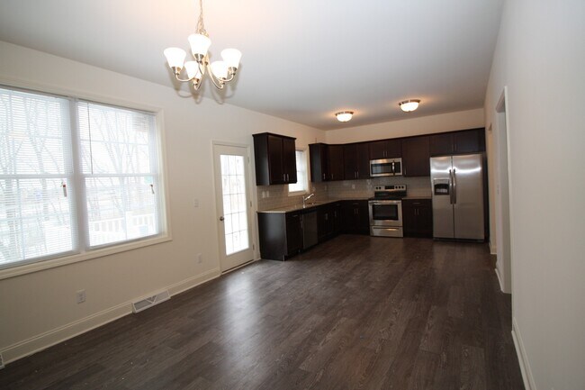 Foto del edificio - Waterford Ave