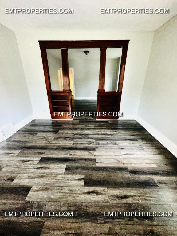 Foto del edificio - 2393 Elyria Ave