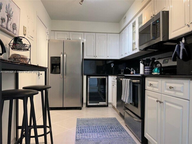 Building Photo - 6770 Indian Creek Dr