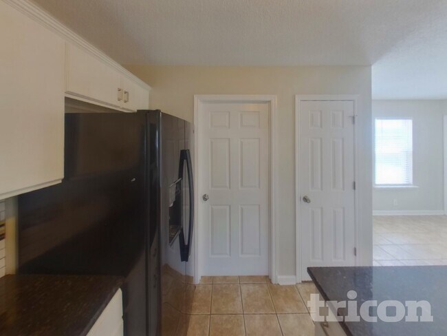 Foto del edificio - 2743 Windwalker Ct