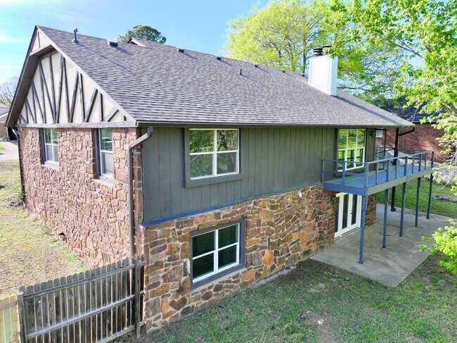 Foto del edificio - Spacious 4 Bed Home in Prime Claremore Location