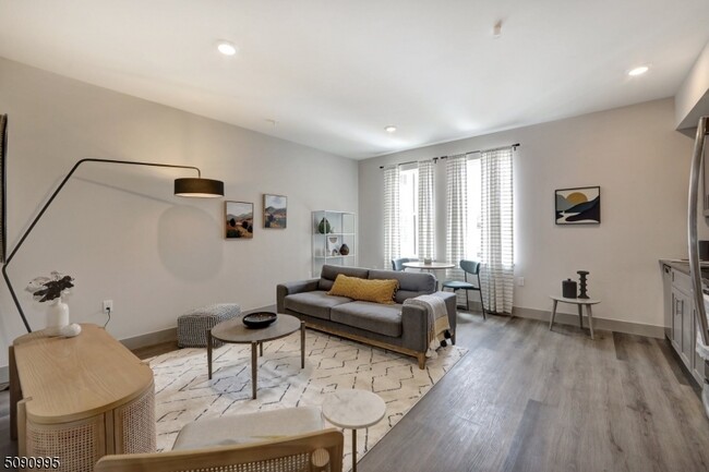 Foto del edificio - 548 Franklin Ave