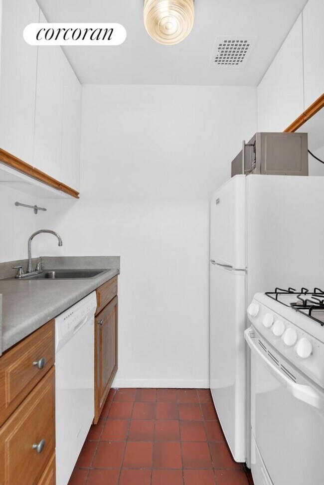 Foto del edificio - 310 W 89th St