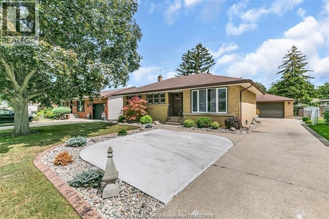 Building Photo - 4132 Mt Royal Dr