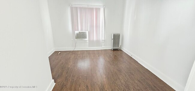 Building Photo - 126 S Rebecca Ave