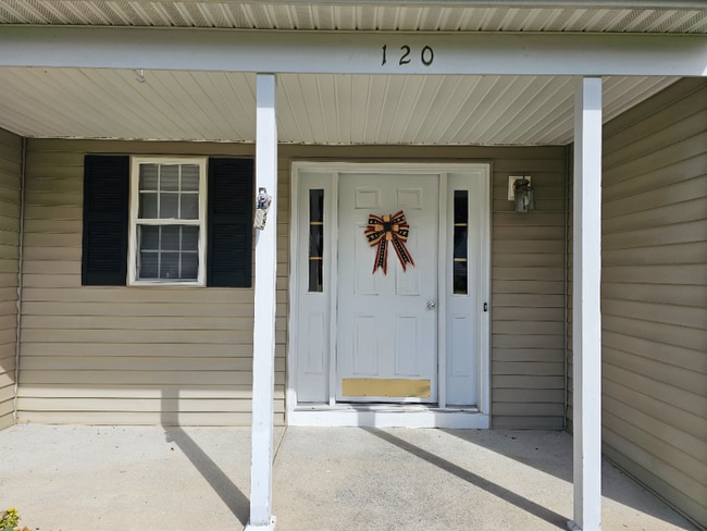 Building Photo - 120 Kayaderosseras Dr