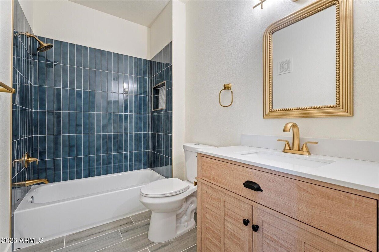 Primary Photo - 3434 E Baseline Rd