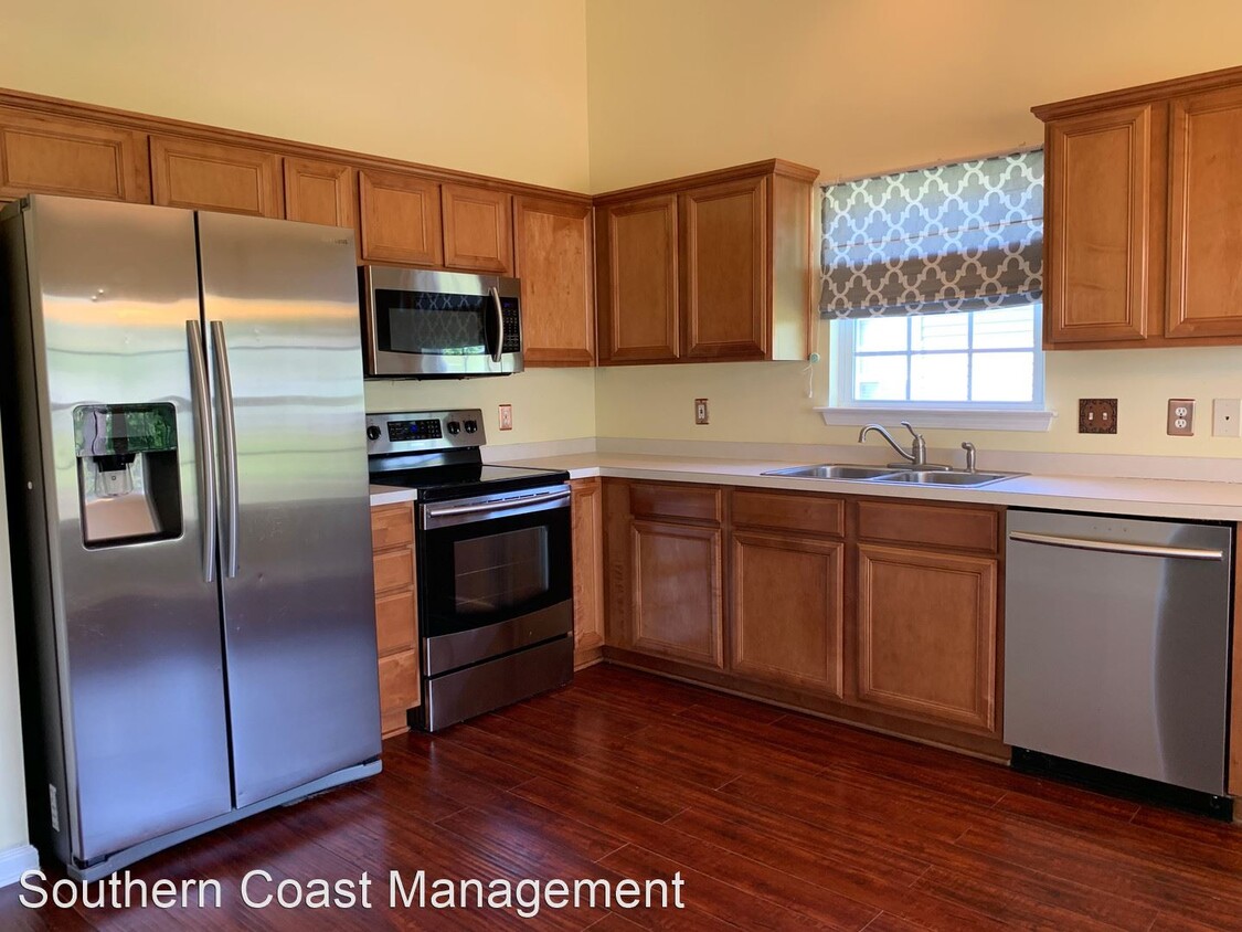 Primary Photo - 3 br, 2 bath House - 875 Sultana Drive