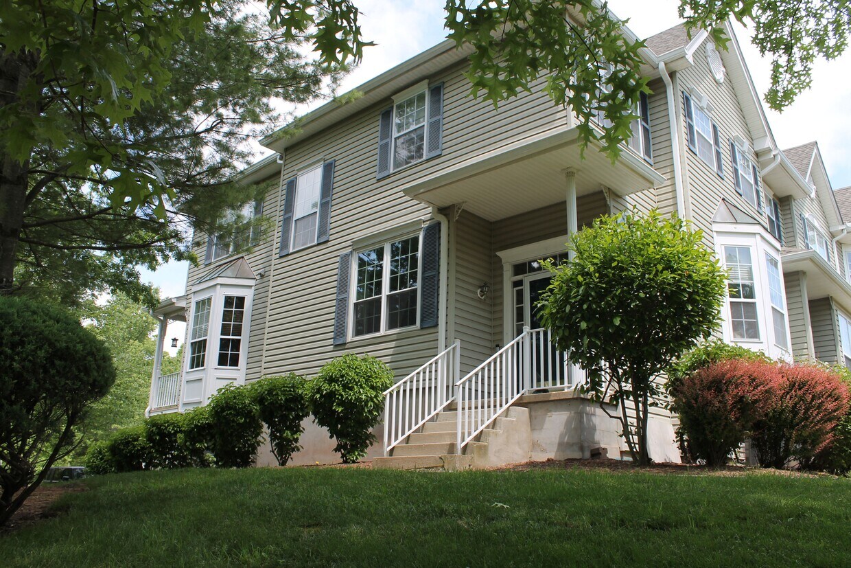 39 Briar Ln, Flemington, NJ 08822 Townhome Rentals in Flemington NJ